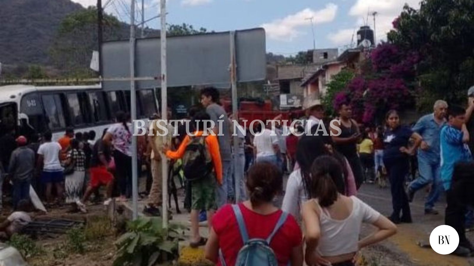 Tres fallecidas y 39 lesionados el saldo total del “camionazo”, en Malinalco